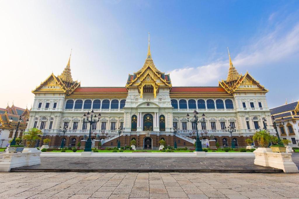 Resort Bangphlat Bangkok Bagian luar foto