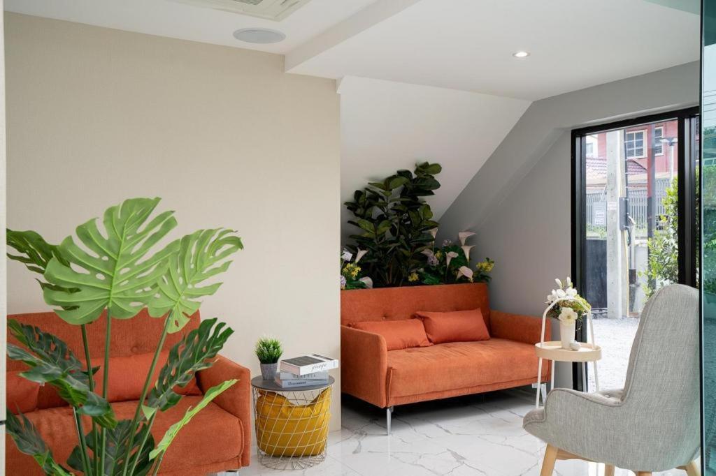 Resort Bangphlat Bangkok Bagian luar foto