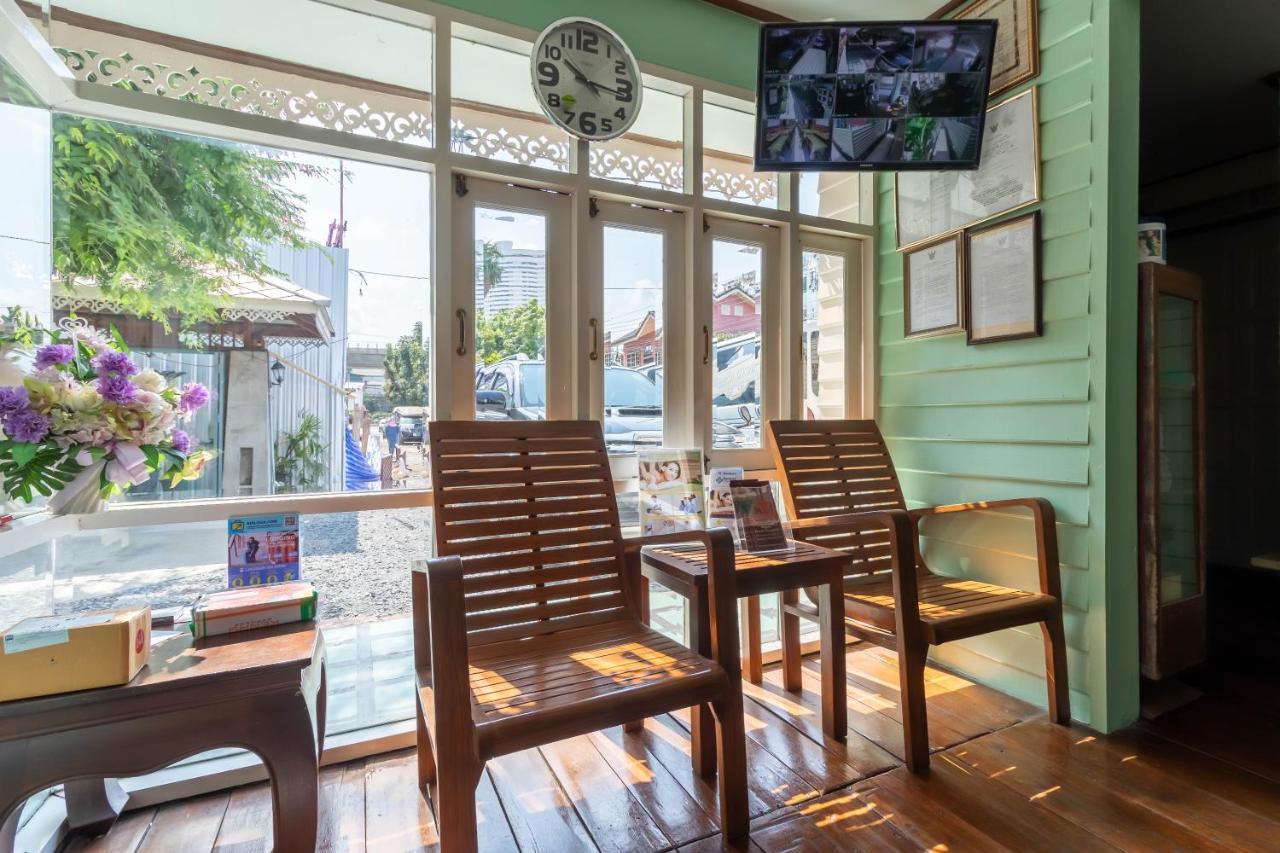 Resort Bangphlat Bangkok Bagian luar foto